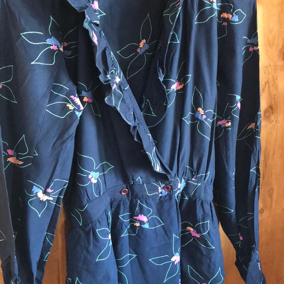 Vintage long sleeve ruffle neck dress with pockets - Picture 4 of 6